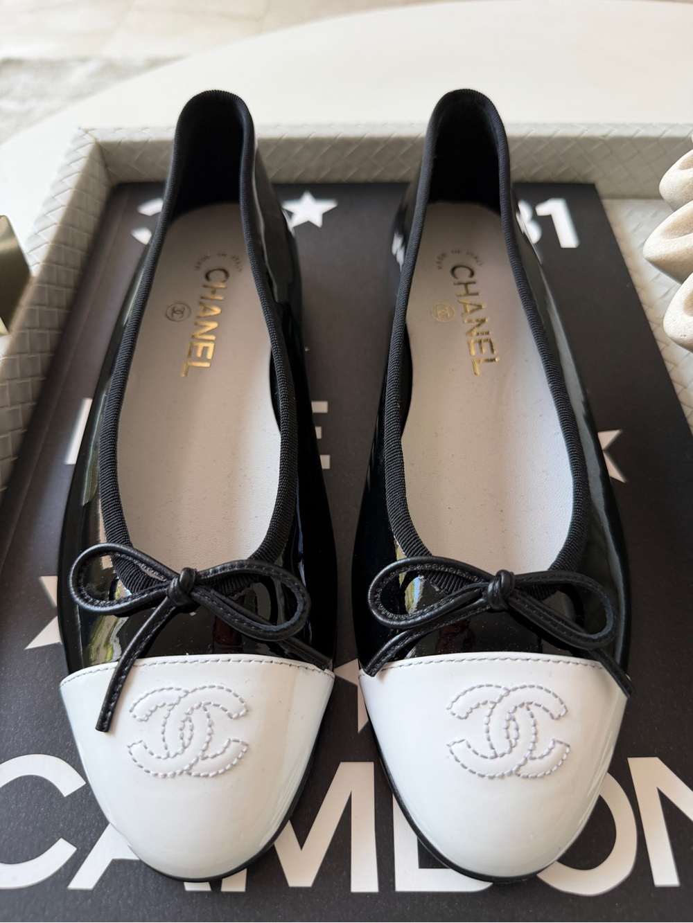 Chanel 26 Black Patent Leather White Cap Toe CC Logo Ballet Ballerina Flats - Picture 3 of 15